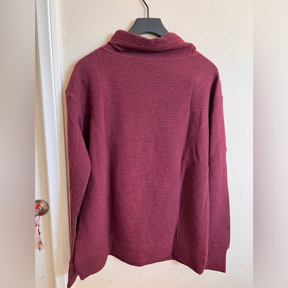Kirkland Signature: Ladies’ Mock Neck Pullover in Burgundy size Large. - Picture 3 of 3